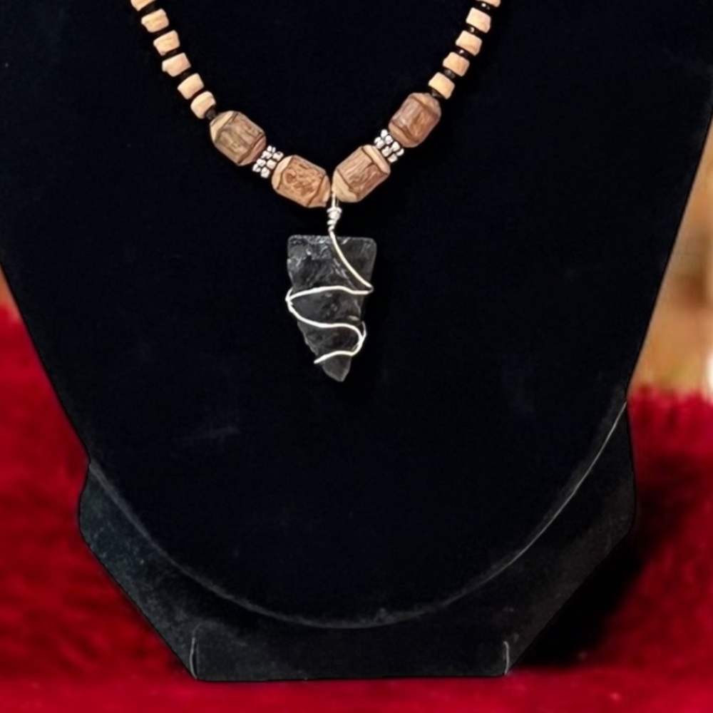 Agate Arrowhead Necklace